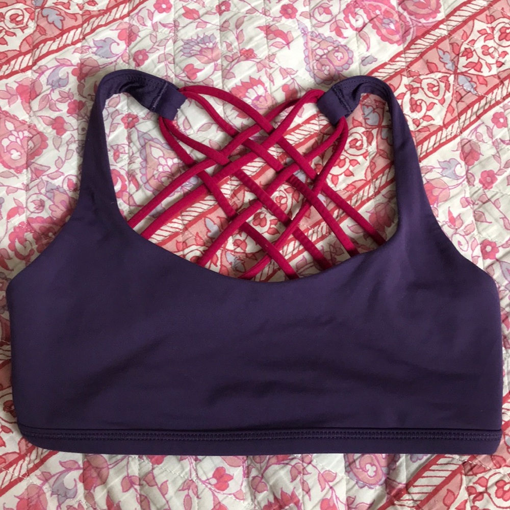 Lululemon sports bra